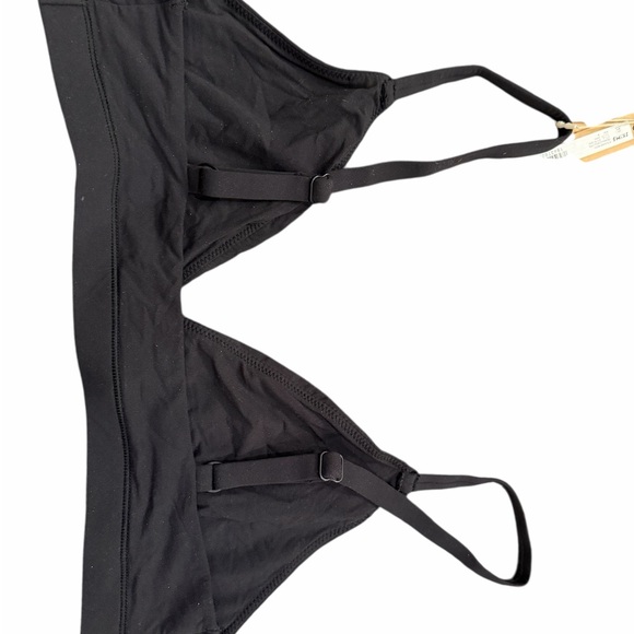 SKIMS FITS EVERYBODY
TRIANGLE BRALETTE M ONYX - Picture 5 of 6